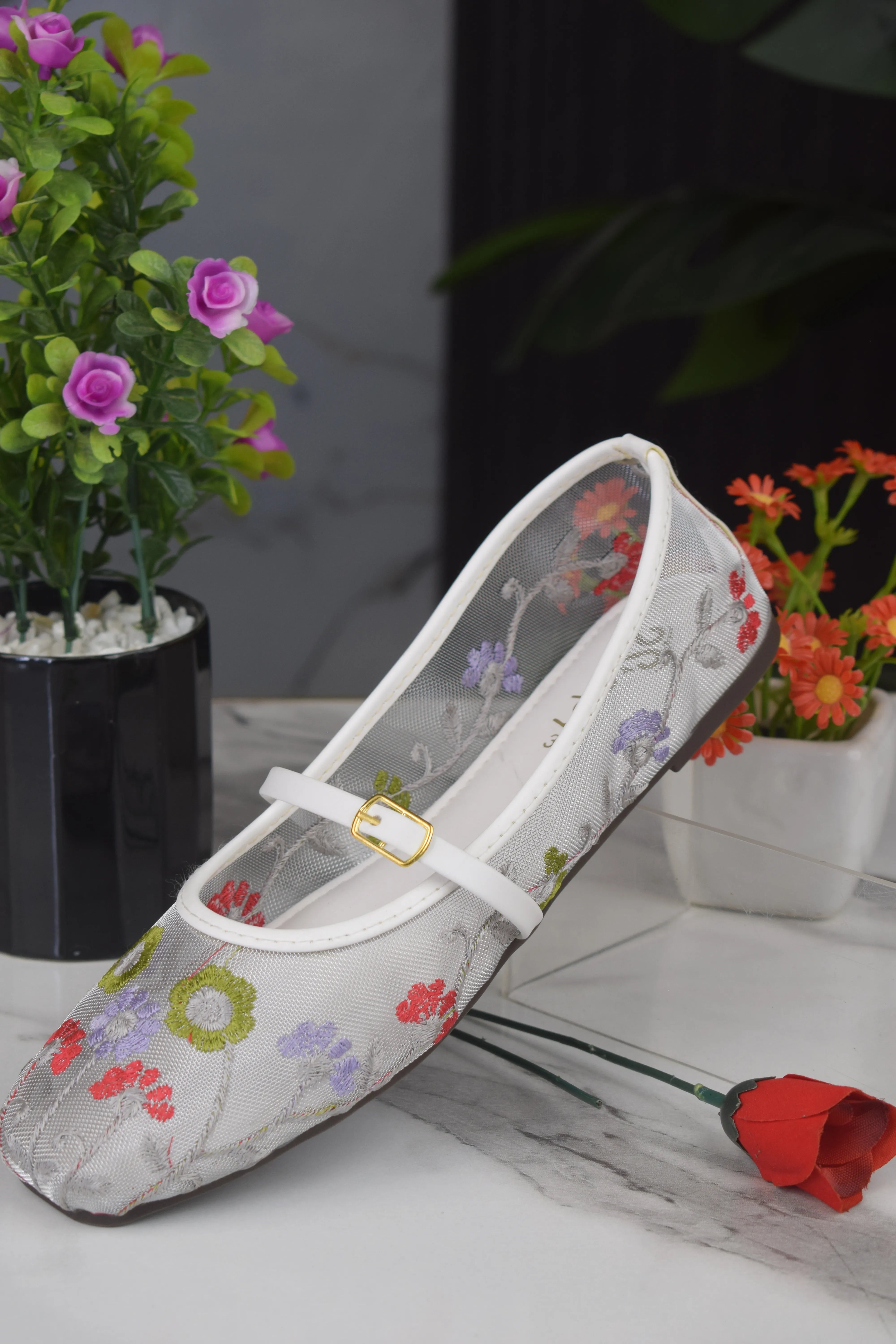 Stopy Net shoes white color