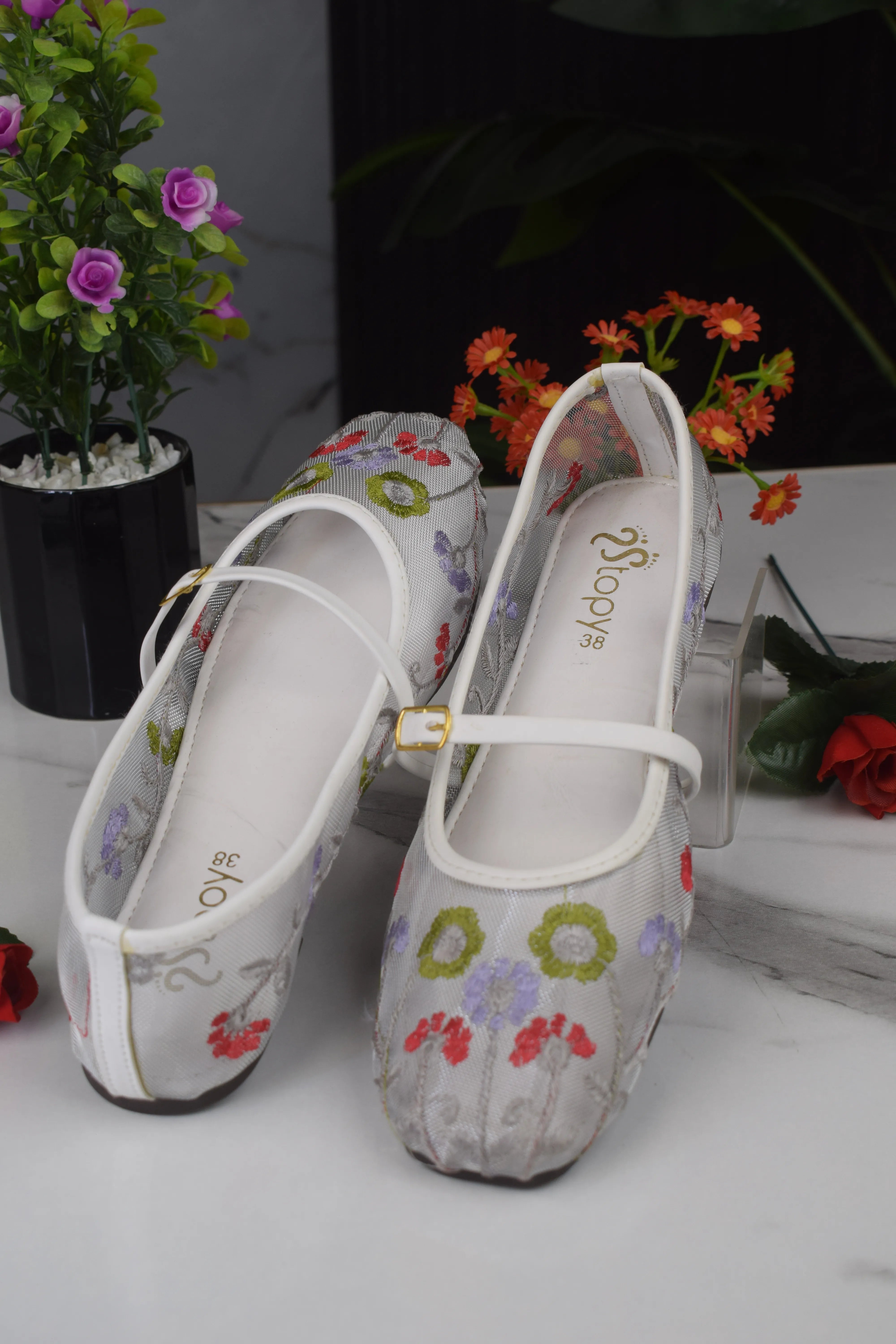 Stopy Net shoes white color