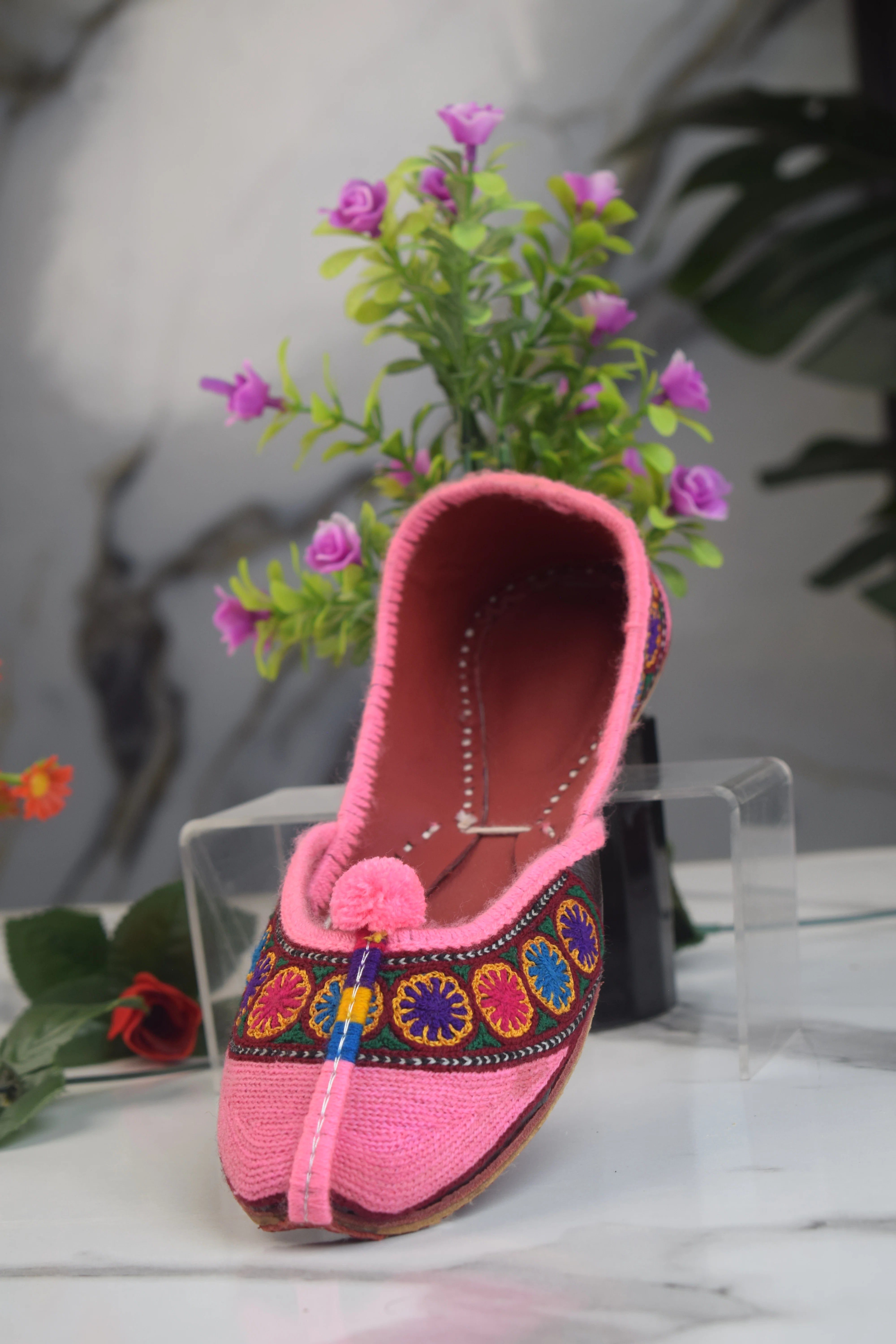 Vibrant Pink Embroidered Khussa – 012