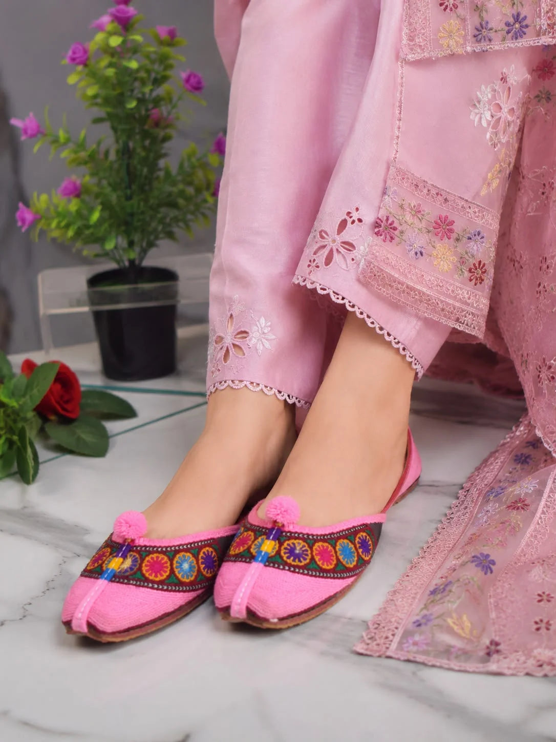 Vibrant Pink Embroidered Khussa – 012