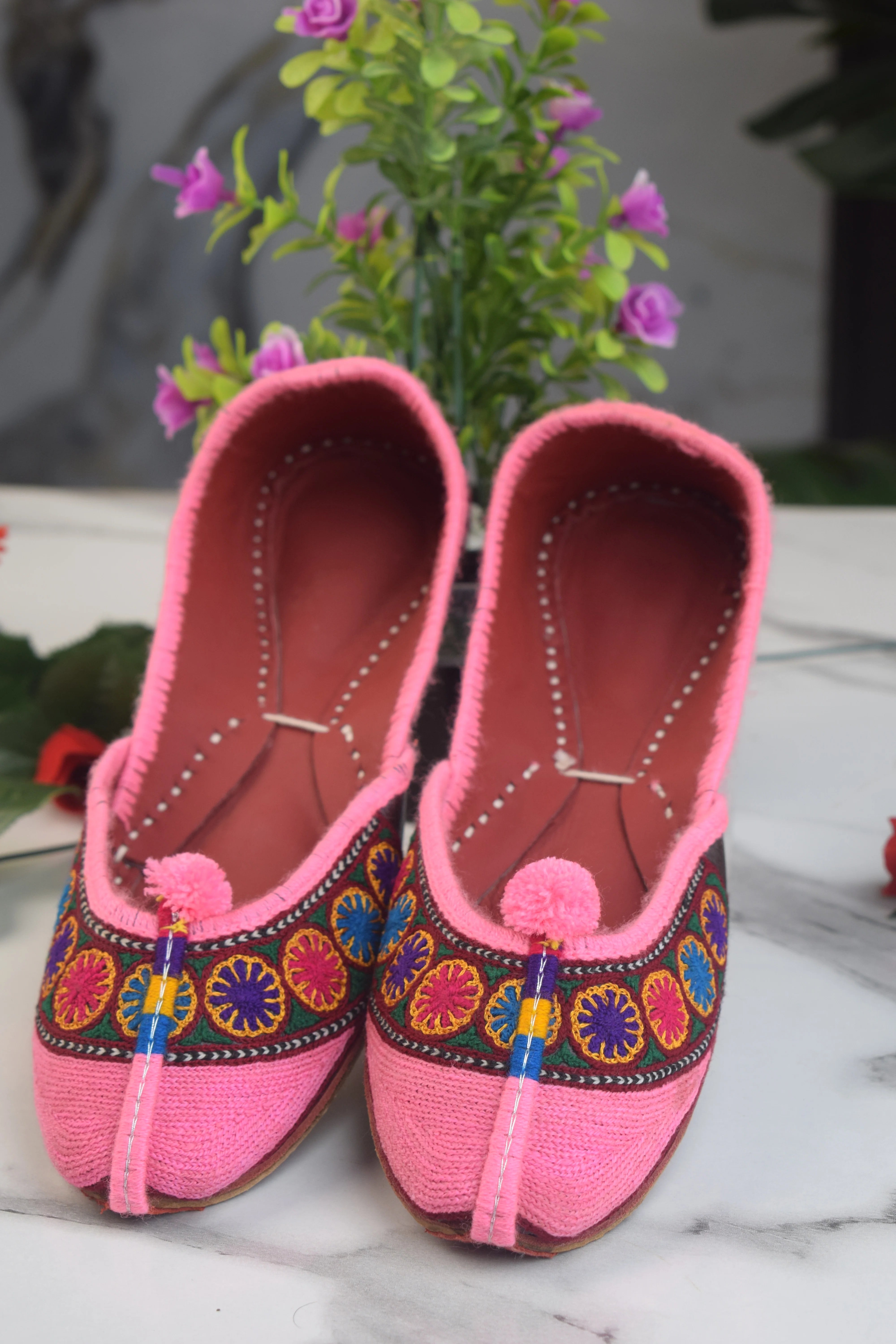 Vibrant Pink Embroidered Khussa – 012