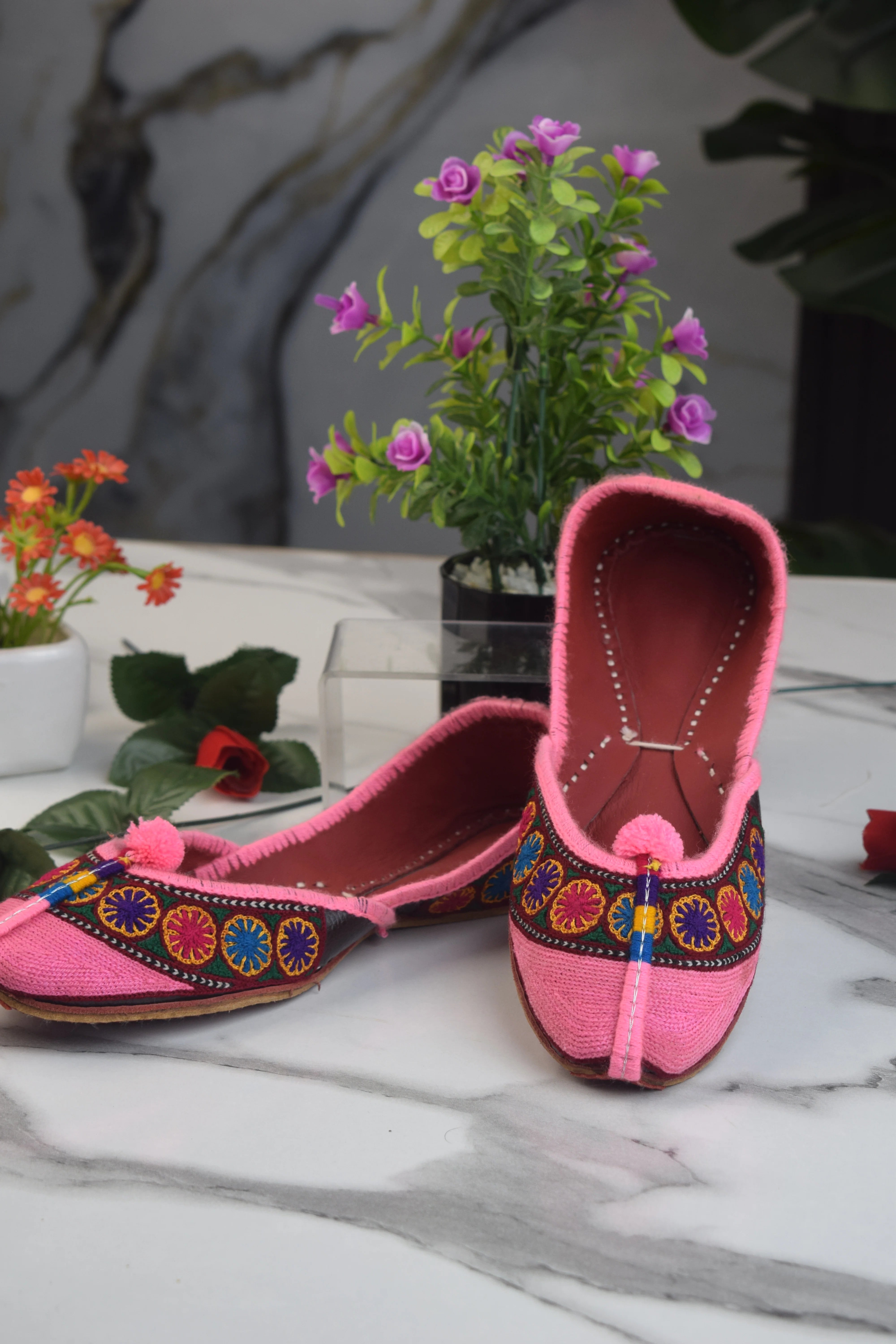 Vibrant Pink Embroidered Khussa – 012