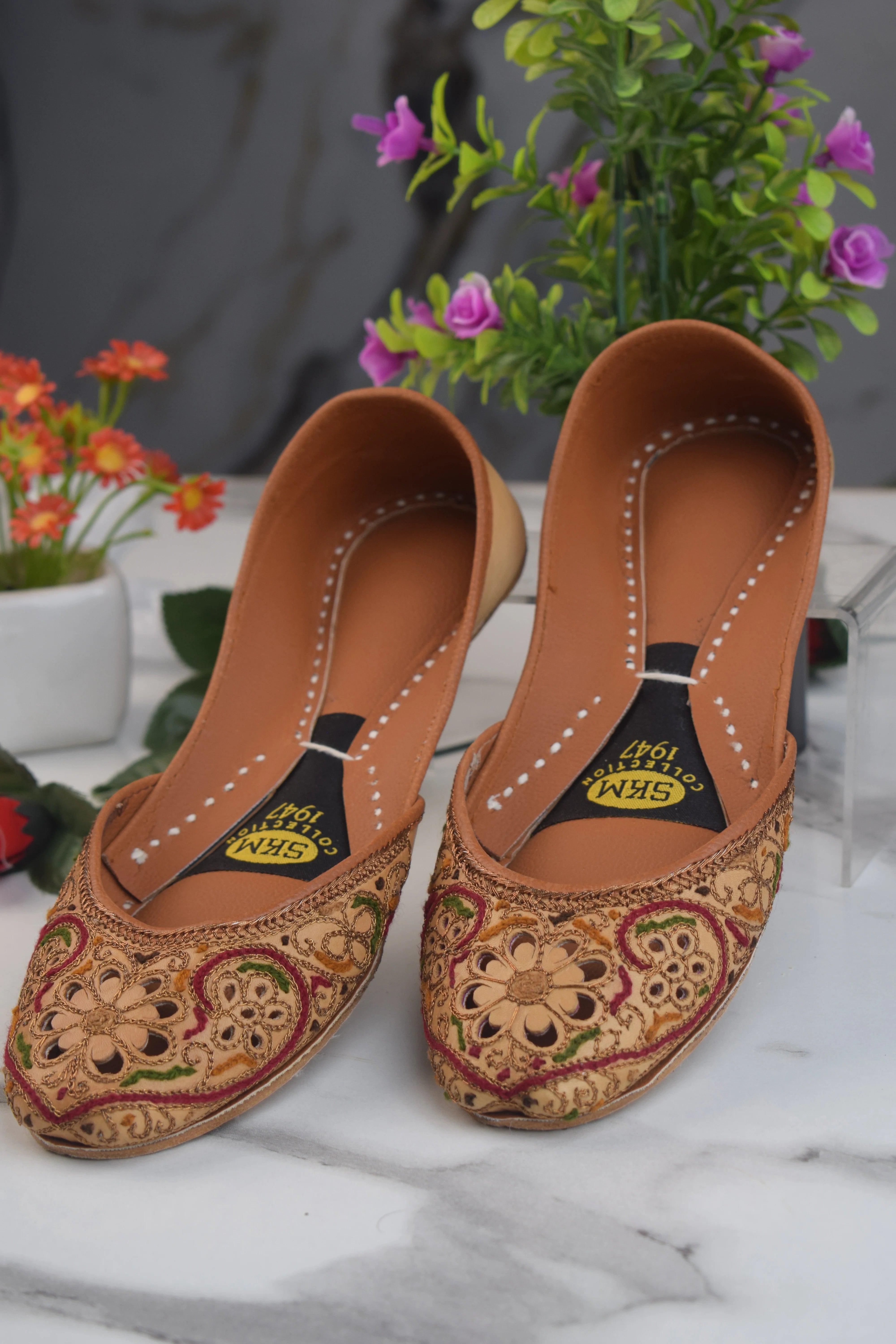 Luxury Beige Leather Khussa – 013