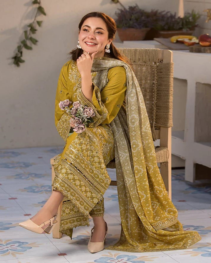 Dhanak Sequence Embroidered 3PC Suit with Printed Dupatta