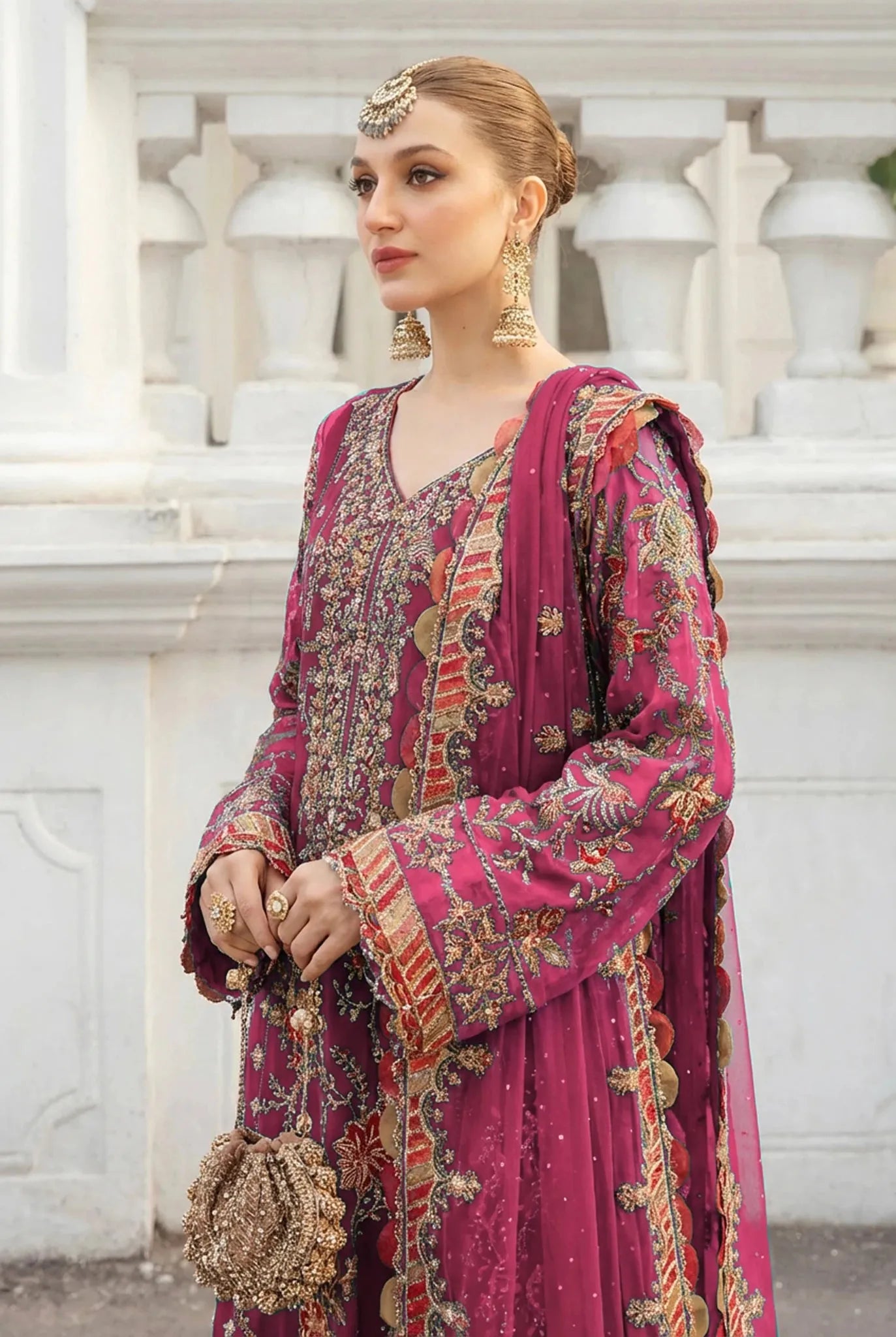 ZE-763 – Premium Embroidered Lawn 3PC Suit