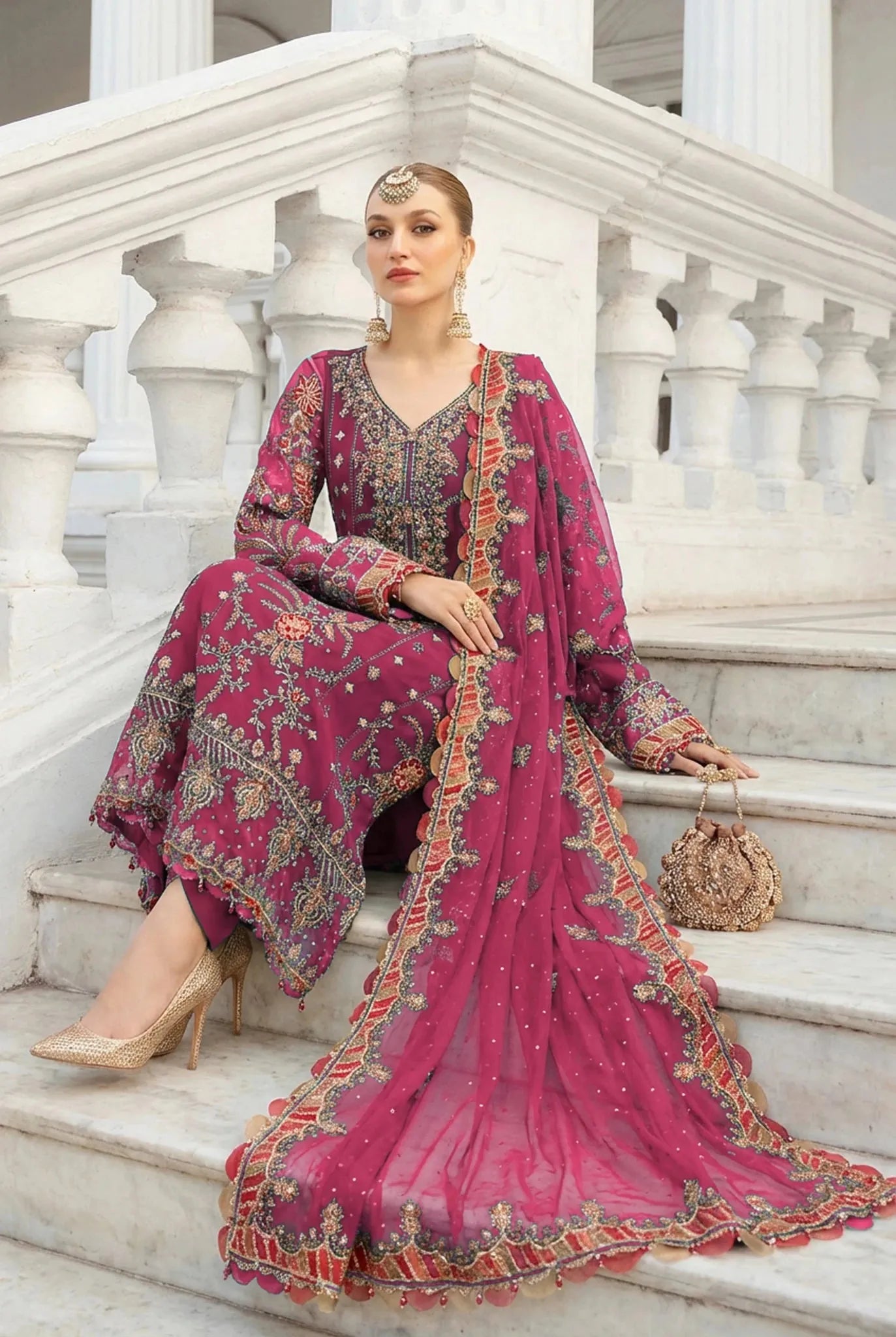 ZE-763 – Premium Embroidered Lawn 3PC Suit
