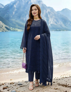 ZE-817 – Premium Embroidered Lawn 3PC Suit